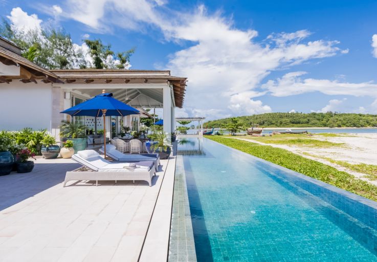 Super 4 Bed Luxury Beachfront Villa in Chaweng Beach