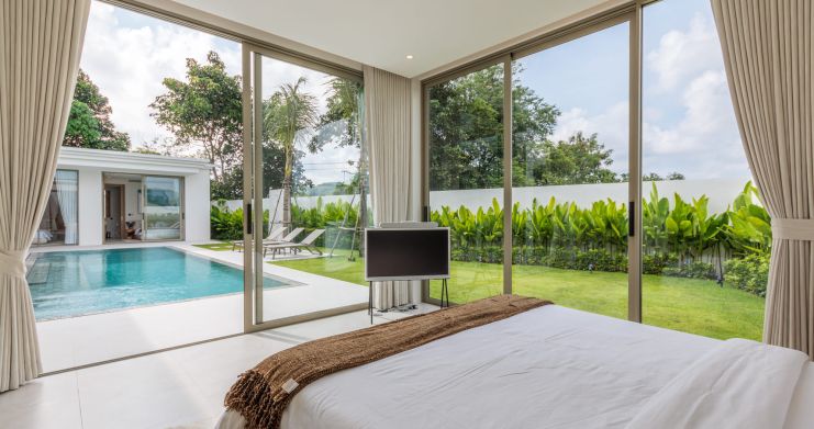 luxury-4-bedroom-garden-pool-villa-for-sale-in-phuket- thumb 12