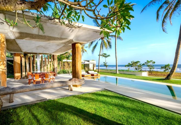 luxury-beachfront-villa-for-sale-in-bali- thumb 1