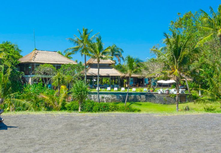 balinese-beachfront-villa-for-sale-bali-canggu